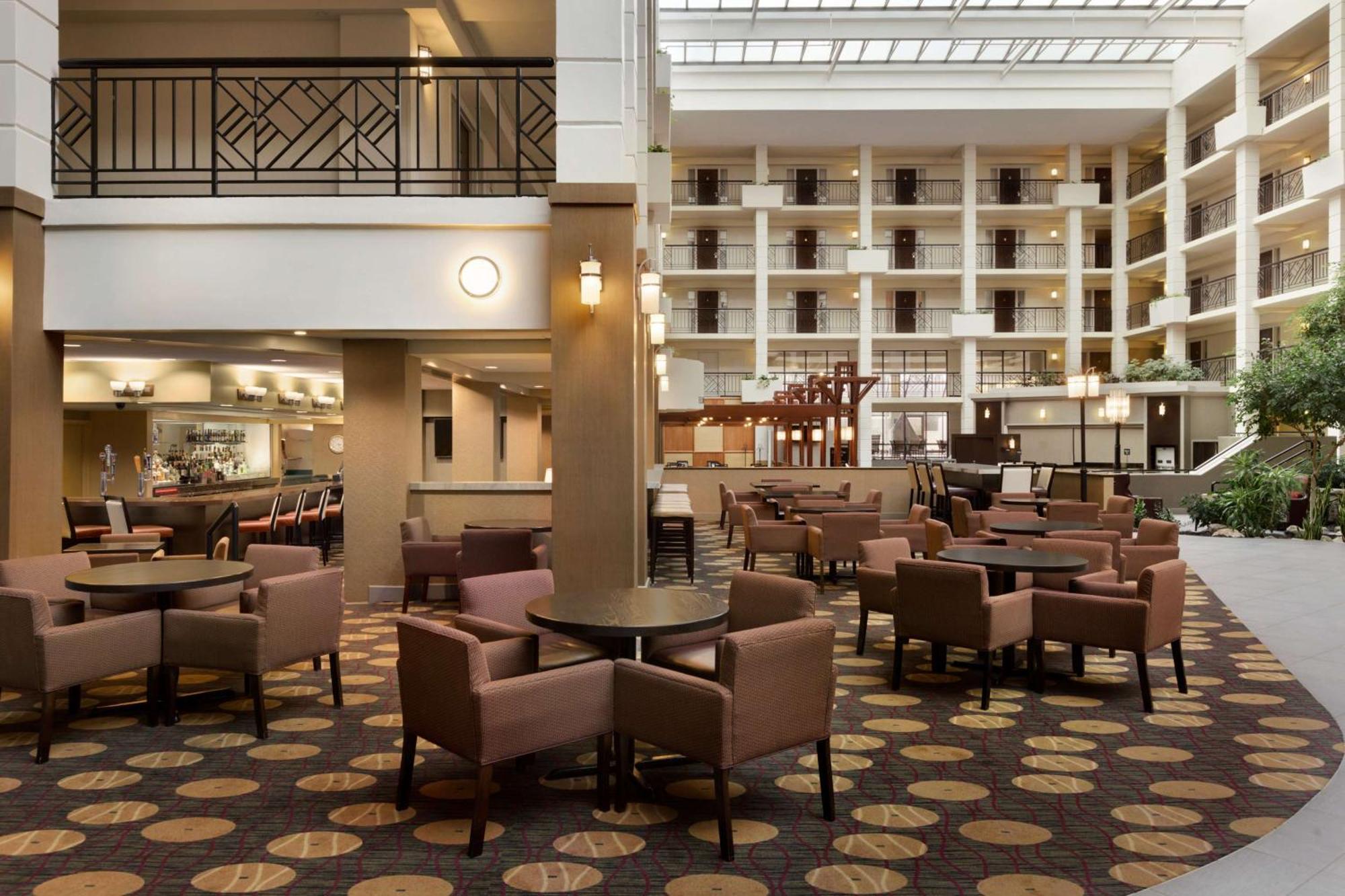 Embassy Suites By Hilton Piscataway Somerset Exteriér fotografie