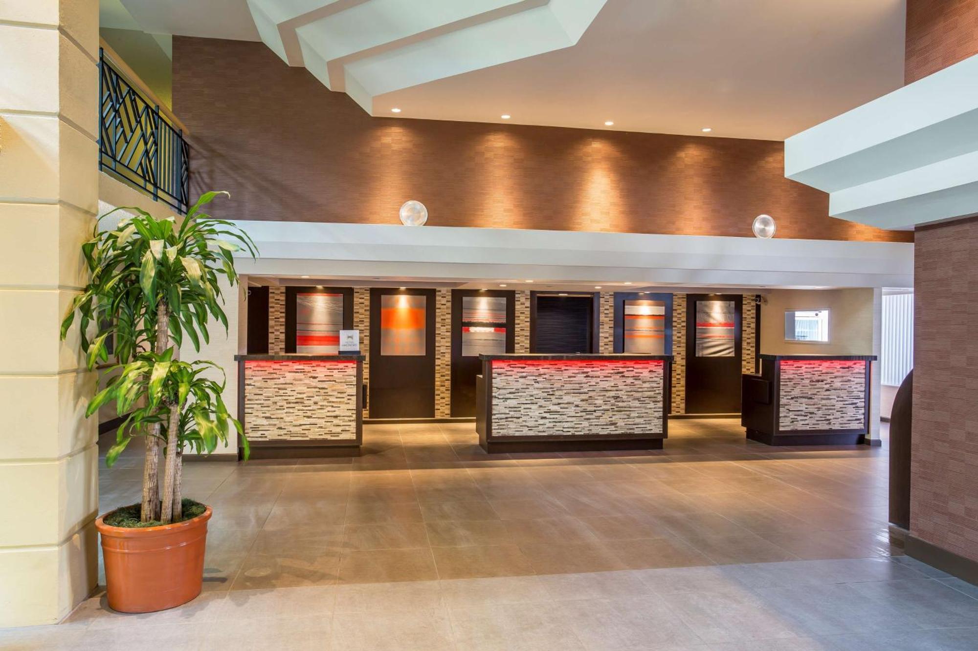 Embassy Suites By Hilton Piscataway Somerset Exteriér fotografie